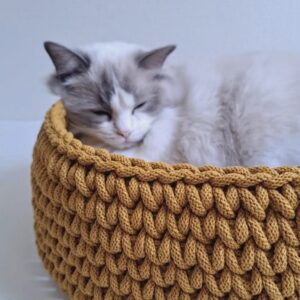 Panier au crochet en coton recyclé pour chat